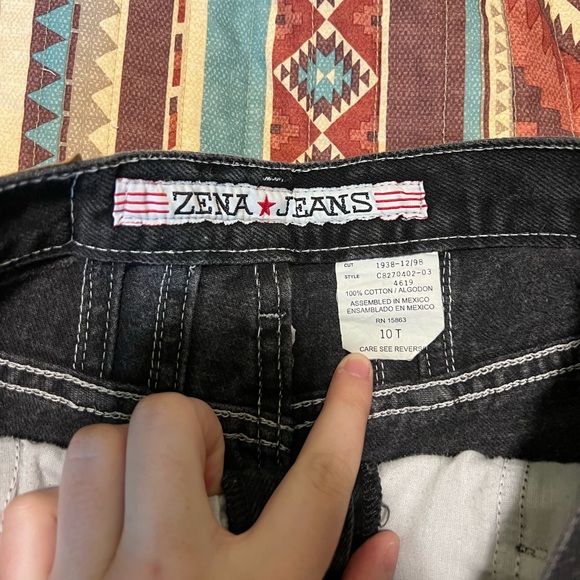 Vintage Zena High Waisted Shorts - Picture 5 of 5